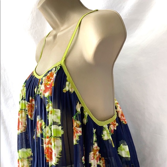 Exhilaration pleated sheer tank top 07174 - Picture 3 of 5